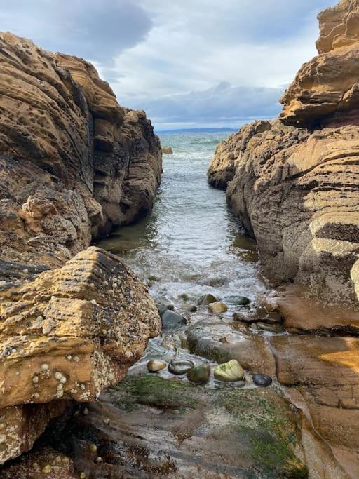 Dolphin View Cottages Portmahomack Экстерьер фото