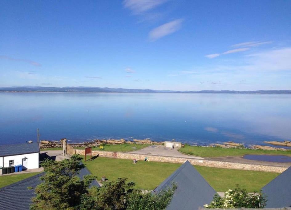 Dolphin View Cottages Portmahomack Экстерьер фото